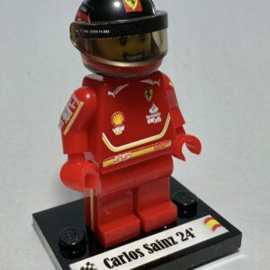 Carlos Sainz Ferrari 2024 F1 formula 1 F1 grand prix pilota figura driver Super suit and super helmet in minifigure from the Sports Car Racing Race Suits store collection.