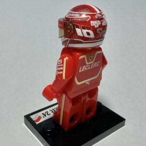 Charles Leclerc Ferrari 2024 F1 formula 1 F1 grand prix pilota figura driver Super suit and super helmet in minifigure from the F1 Helmets store collection.