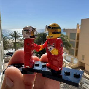 Ayrton Senna and Senastian Vettel set 2 figure world Champion F1 formula 1 F1 grand prix pilota figura driver Super suit minifigure from the Sports Car Racing Race Suits store collection.