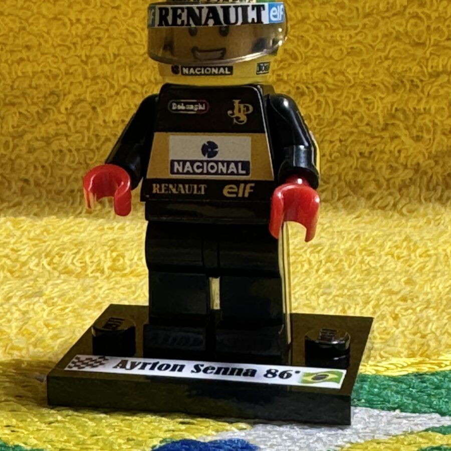 Ayrton Senna Lorus 97T F1 formula 1 F1 grand prix pilota figura driver Super suit and super helmet in minifigure from the Sports Car Racing Race Suits store collection.